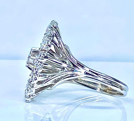 Bague Bague en or blanc 18 carats sertie de diamants 58 Facettes AB429