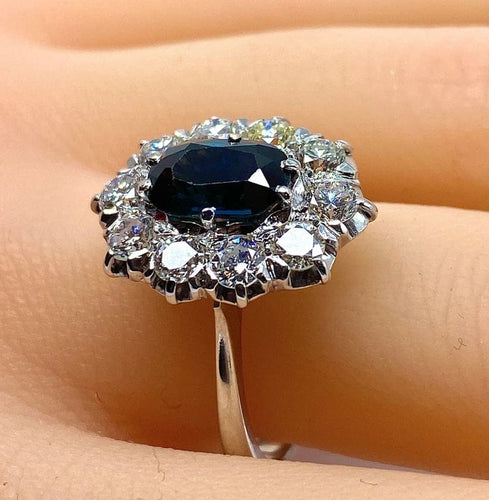 Bague 55 Bague marguerite en or blanc 18 carats, saphir 2,11 ct et diamants 58 Facettes AB431