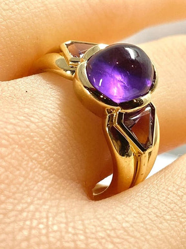 Bague 56 Bague en or jaune 18 carats ornée d’améthystes 58 Facettes AB445