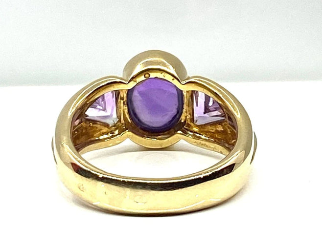 Bague 56 Bague en or jaune 18 carats ornée d’améthystes 58 Facettes AB445