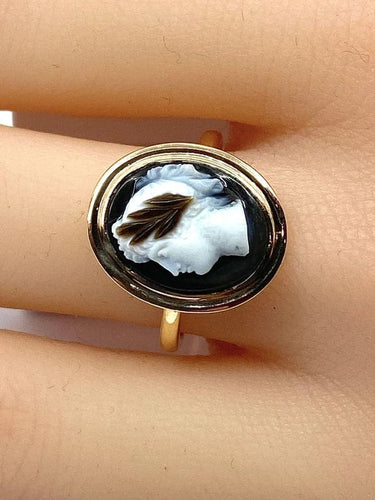 Bague 54 Bague en or jaune 18 carats avec camée en onyx, vers 1880 58 Facettes AB446