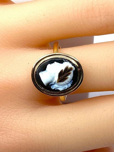 Bague 54 Bague en or jaune 18 carats avec camée en onyx, vers 1880 58 Facettes AB446