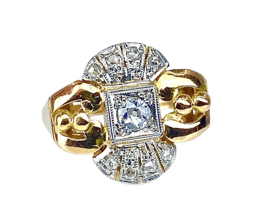 Bague 56 Bague en or jaune 18 carats et diamants, vers 1930 58 Facettes AB449