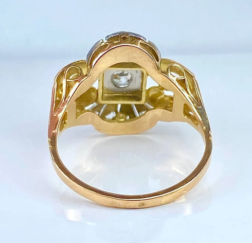 Bague 56 Bague en or jaune 18 carats et diamants, vers 1930 58 Facettes AB449
