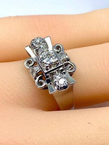 Bague 52.5 Bague en or blanc 18 carats et diamants, vers 1930 58 Facettes AB451