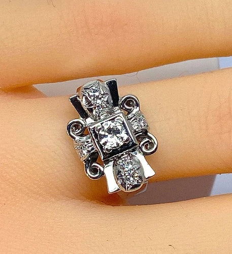 Bague 52.5 Bague en or blanc 18 carats et diamants, vers 1930 58 Facettes AB451