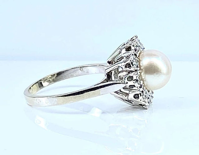 Bague 49 Bague marguerite en or blanc 18 carats et platine, perle et diamants 58 Facettes AB456