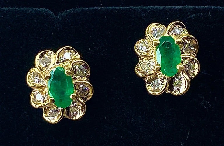 Boucles d'oreilles Boucles d'oreilles en or jaune 18 carats émeraudes et diamants 58 Facettes AB460