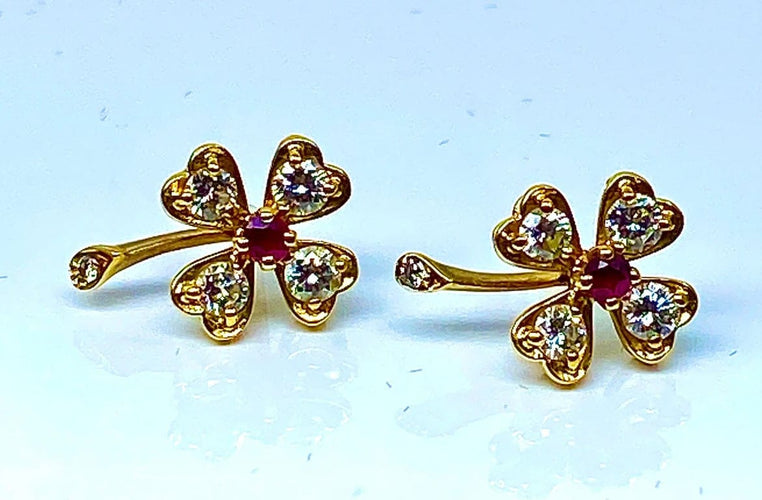 Boucles d'oreilles Boucles d’oreilles en or jaune 18 carats, rubis et diamants 58 Facettes AB459