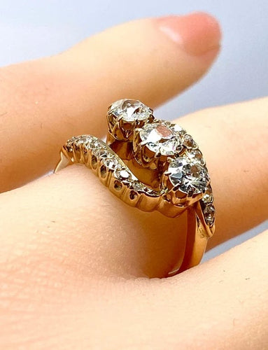 Bague 49 Bague en or jaune 18 carats et diamants taille ancienne vers 1900 58 Facettes AB497