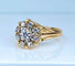 Bague 51 Bague marguerite en or jaune 18 carats et diamants, vers 1960 58 Facettes AB498