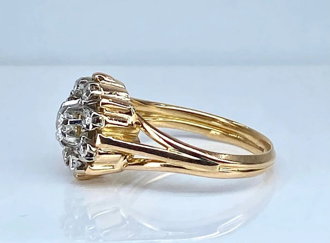 Bague 51 Bague marguerite en or jaune 18 carats et diamants, vers 1960 58 Facettes AB498