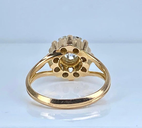 Bague 51 Bague marguerite en or jaune 18 carats et diamants, vers 1960 58 Facettes AB498