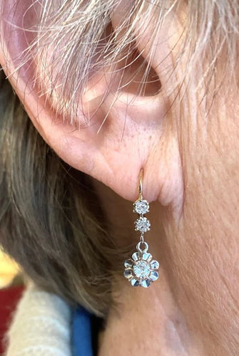 Boucles d'oreilles Boucles d’oreilles dormeuses en or 18 carats et diamants 58 Facettes AB499