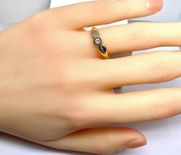 Bague 53 Bague solitaire en or jaune 18 carats et diamants 58 Facettes AB508