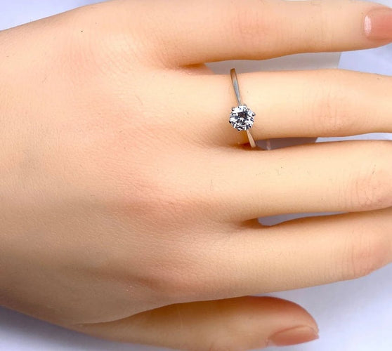 Bague 50 Bague solitaire en or blanc 18 carats et diamant 0,50 ct 58 Facettes AB514