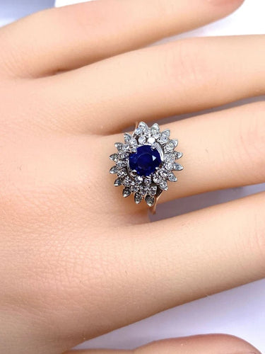 Bague 54 Bague tourbillon en or blanc 18 carats, saphir et diamants 58 Facettes AB519