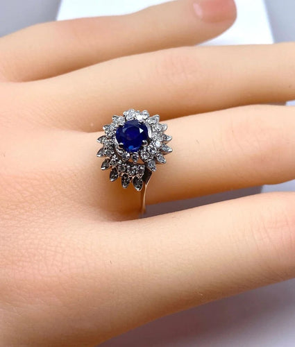 Bague 54 Bague tourbillon en or blanc 18 carats, saphir et diamants 58 Facettes AB519