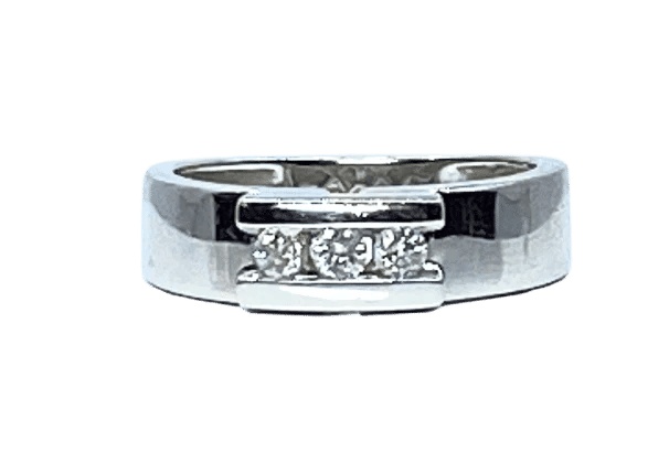 Bague 49 Bague trilogie 3 diamants en or blanc 18 carats 58 Facettes AB532