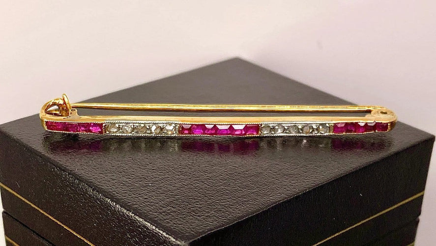 Broche Broche barrette en or jaune 18 carats avec rubis et diamants 58 Facettes AB558