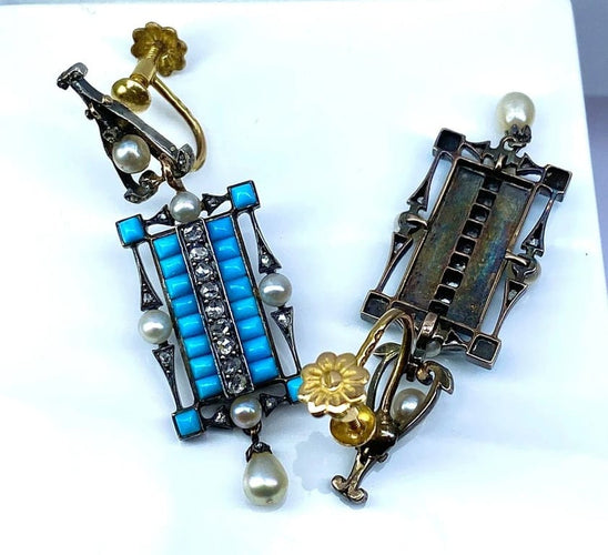 Boucles d'oreilles Boucles d’oreilles pendantes en or jaune et argent, turquoises, diamants, perles fines 58 Facettes AB543