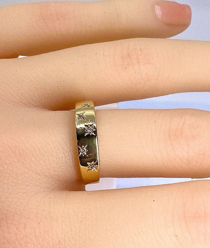Bague 52 Bague en or jaune 18 carats sertie de 5 diamants 58 Facettes AB562