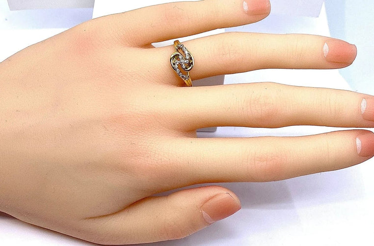 Bague 53 Bague en or jaune 18 carats sertie de diamants 58 Facettes AB579