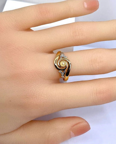 Bague 58 Bague en or jaune 18 carats avec perle et diamants 58 Facettes AB584