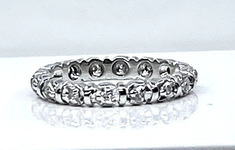 Bague 50 Alliance - Bague en or blanc 18 carats sertie de 16 diamants 58 Facettes AB583