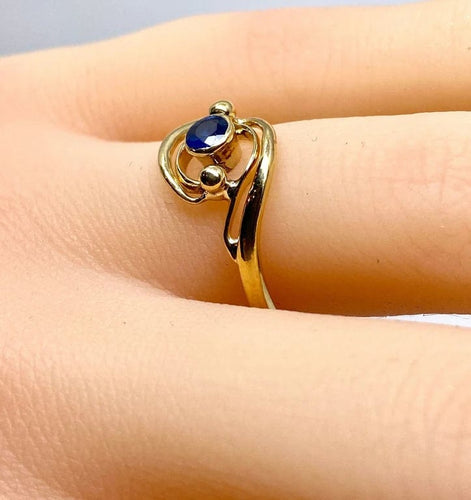 Bague 51 Bague tourbillon en or jaune 18 carats et saphir 58 Facettes AB586