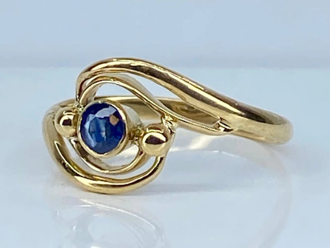 Bague 51 Bague tourbillon en or jaune 18 carats et saphir 58 Facettes AB586