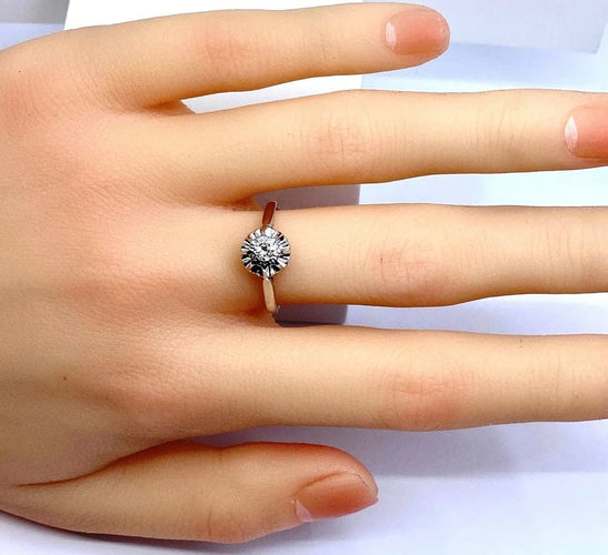 Bague 53 Bague solitaire en or blanc 18 carats et diamant 58 Facettes AB587