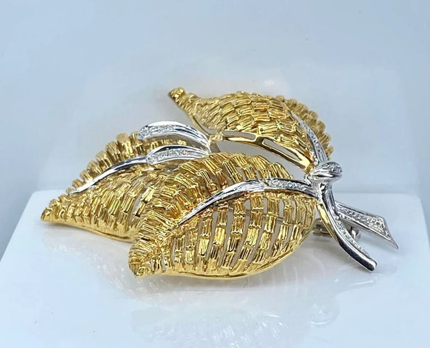 Broche Broche feuille en or jaune 18 carats et diamants 58 Facettes AB592bis
