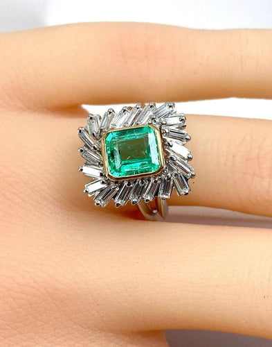 Bague 51 Bague émeraude et diamants baguette en or jaune 18 carats et platine 58 Facettes AB619