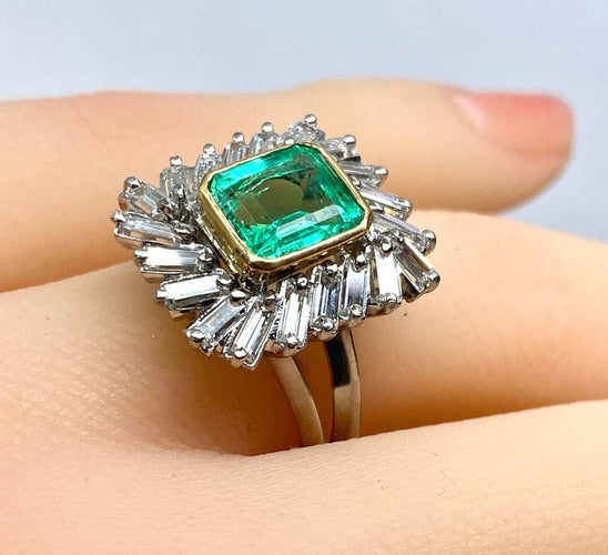 Bague 51 Bague émeraude et diamants baguette en or jaune 18 carats et platine 58 Facettes AB619