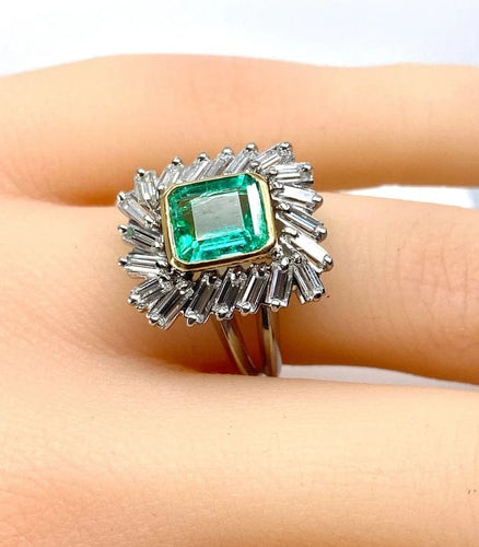 Bague 51 Bague émeraude et diamants baguette en or jaune 18 carats et platine 58 Facettes AB619