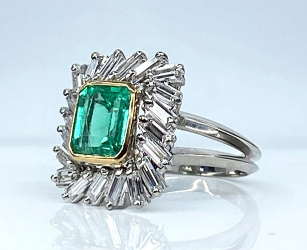 Bague 51 Bague émeraude et diamants baguette en or jaune 18 carats et platine 58 Facettes AB619