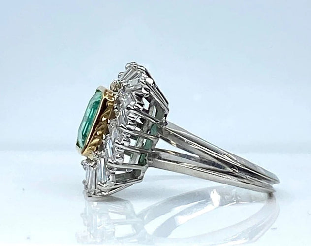 Bague 51 Bague émeraude et diamants baguette en or jaune 18 carats et platine 58 Facettes AB619
