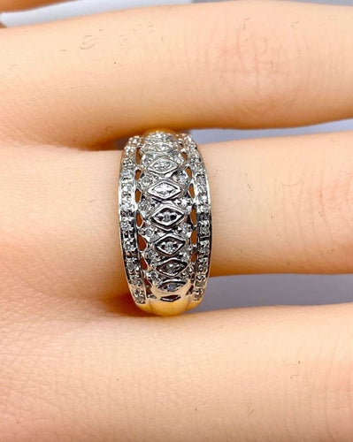 Bague 57 Bague jonc bandeau en or jaune 18 carats et diamants 58 Facettes AB624