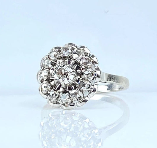 Bague 54 Bague marguerite en or blanc 18 carats, platine et diamants 58 Facettes AB625