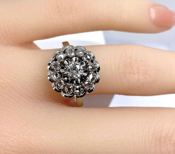 Bague 54 Bague marguerite en or blanc 18 carats, platine et diamants 58 Facettes AB625
