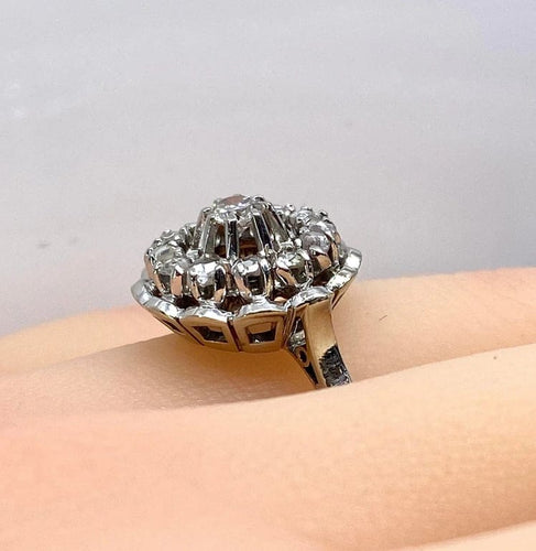 Bague 54 Bague marguerite en or blanc 18 carats, platine et diamants 58 Facettes AB625