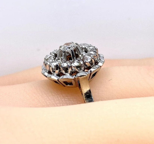 Bague 54 Bague marguerite en or blanc 18 carats, platine et diamants 58 Facettes AB625