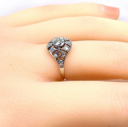 Bague 53 Bague vers 1900 en or blanc 18 carats et diamants 58 Facettes AB650