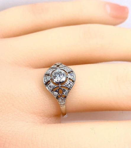 Bague 53 Bague vers 1900 en or blanc 18 carats et diamants 58 Facettes AB650