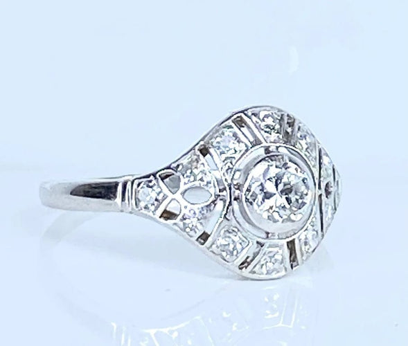 Bague 53 Bague vers 1900 en or blanc 18 carats et diamants 58 Facettes AB650