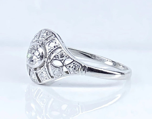 Bague 53 Bague vers 1900 en or blanc 18 carats et diamants 58 Facettes AB650