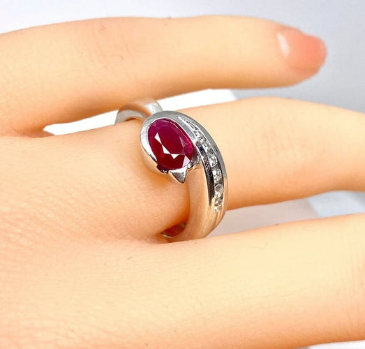 Bague 53 Bague jonc en or blanc 18 carats avec rubis et diamants 58 Facettes AB645