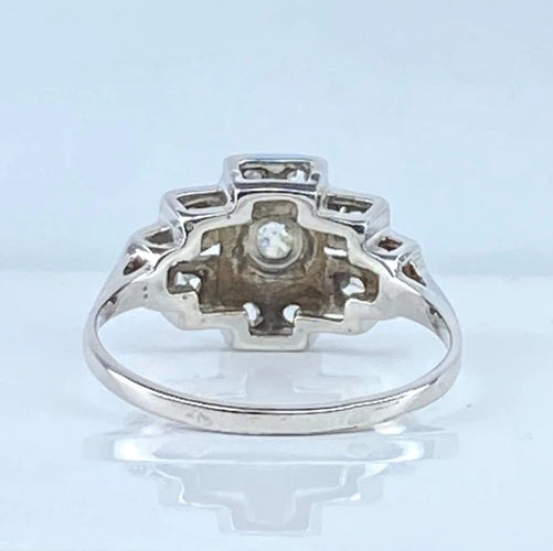 Bague 52 Bague Art déco en or blanc 18 carats et diamants, vers 1930 58 Facettes AB651
