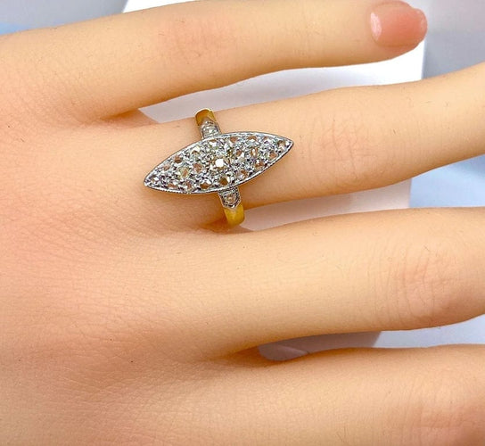 Bague 50 Bague marquise en or jaune 18 carats et diamants, vers 1900 58 Facettes AB653